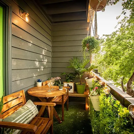 Apartamento Lush, Enchanting Austin Oasis!